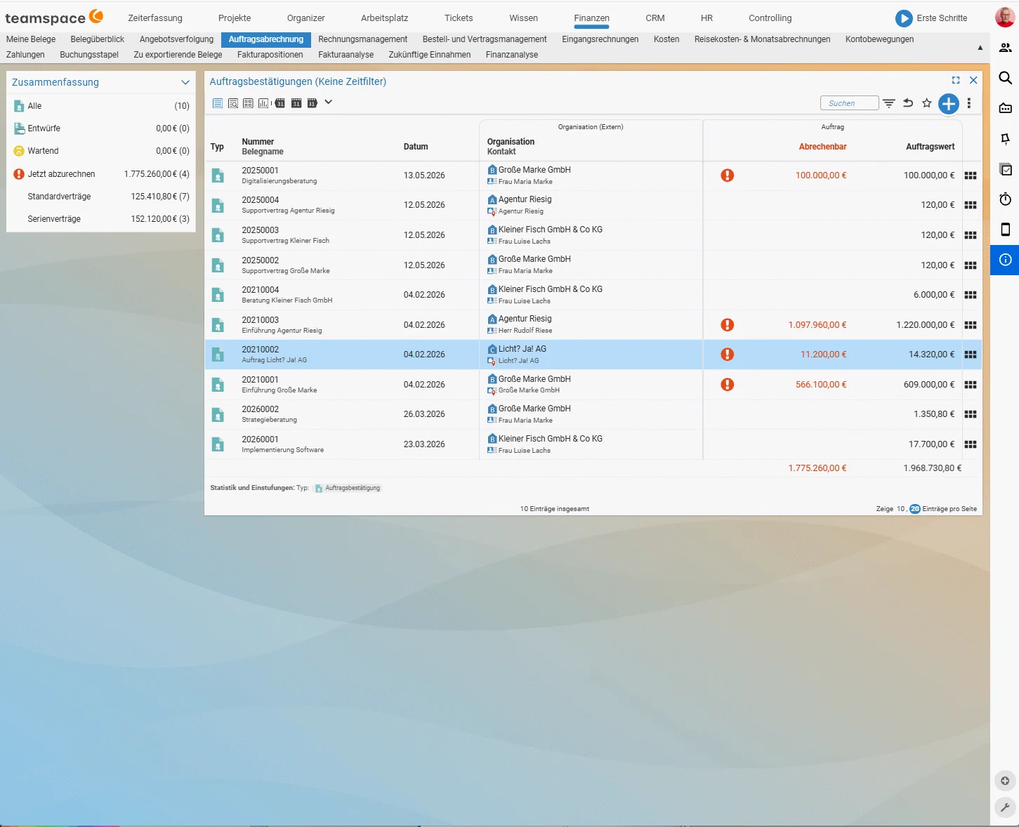 teamspace am Monitor: Liste der Auftragsbestätigungen mit Organisation, Datum und abrechenbaren Beträgen.