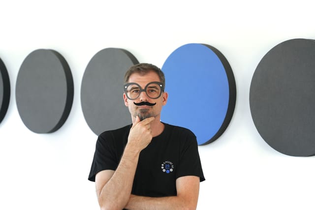 David Dicsöfi — Entwicklung